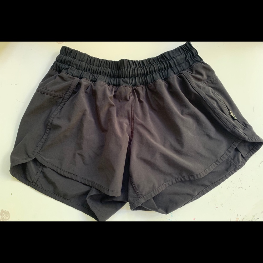 lululemon tracker shorts